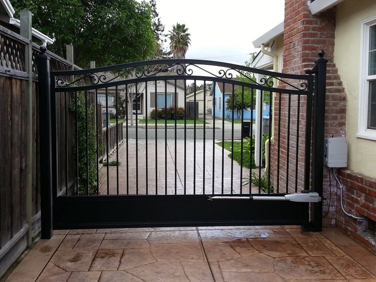 The Most Common Gate Repair Needs and How Experts Handle Them